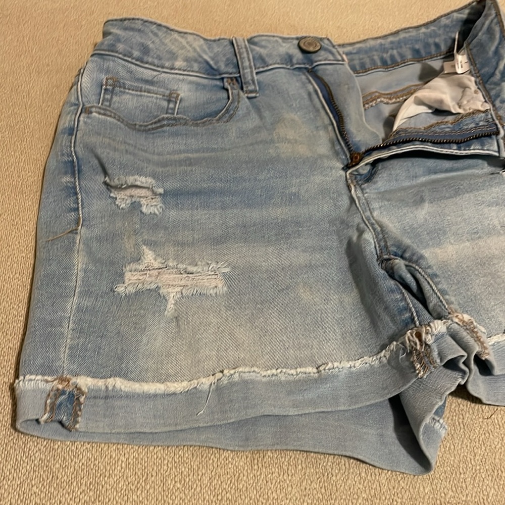 SO Light Blue Distressed Denim Shorts. Size. 9/29. - Picture 4 of 5